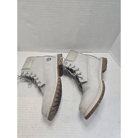 Women Timberland Boots - Picture 2 of 9